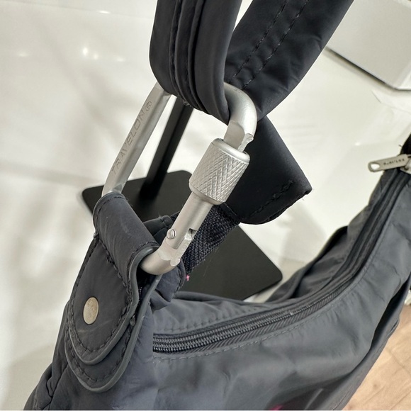 Travelon Anti-Theft Classic Messenger Bag Charcoal 1114 RFID - Picture 5 of 14